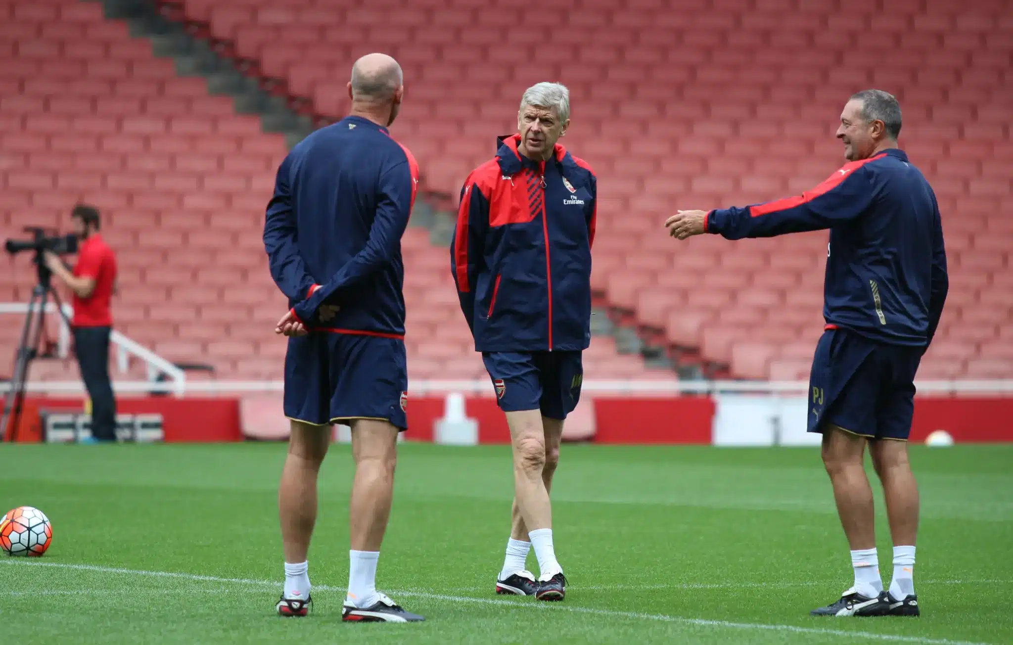 Arsene-Wenger-Arsenal-Members'-Day-2015-joshjdss